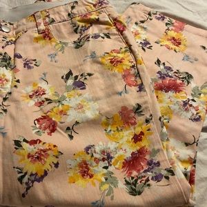 Women’s Christopher Banks Brand, pink floral Capris Denim NWOT 12